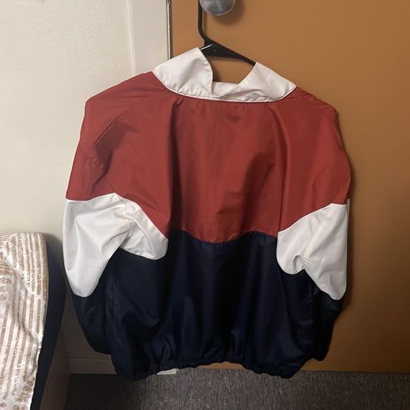 It is a wind breaker - Picture 2 of 2